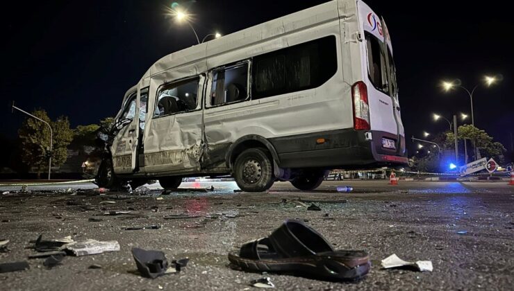 Gaziantep’te Tır İşçi Servisine Çarptı: 3’ü Ağır 13 Yaralı