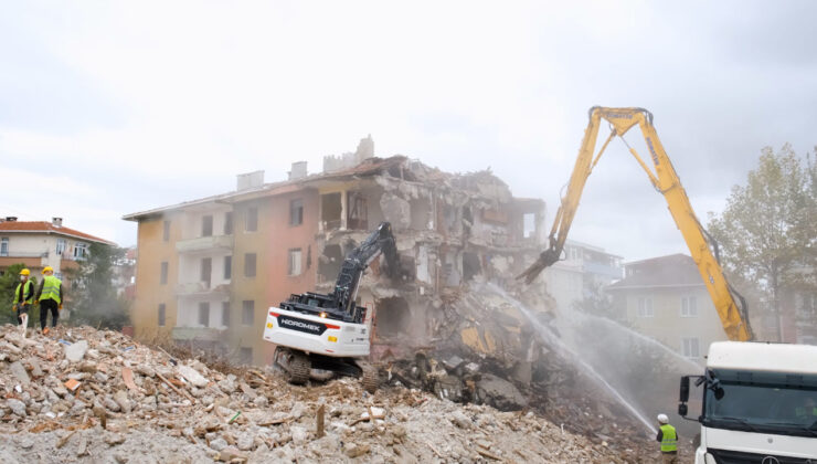 Güneş Sitesi’nde Kentsel Dönüşüm İçin Anlaşma Sağlandı, Yıkım Başladı