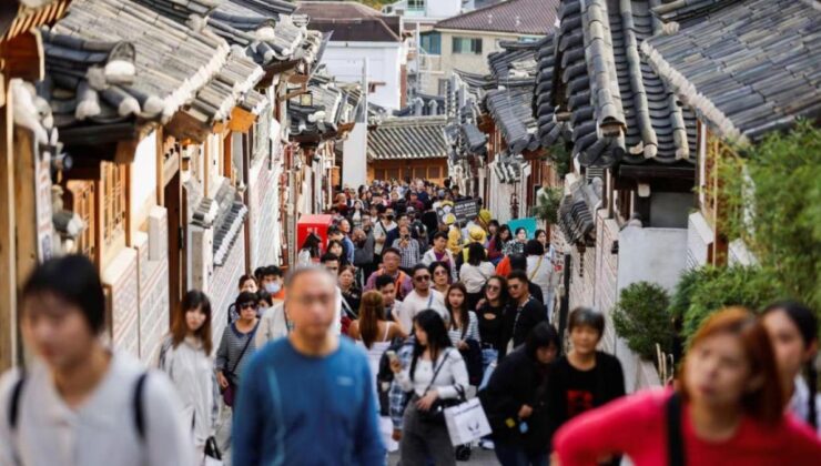 Güney Kore, Aşırı Turizme Karşı Sokağa Çıkma Yasağı Uygulayacak