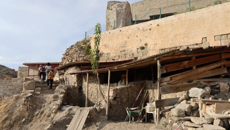 Harput Kalesi’nde Bin Yıllık Sanayi Sitesi Keşfedildi