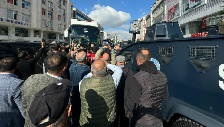 İmamoğlu İstanbulluları Esenyurt Meydanına Davet Etti: Millet İradesinin Önüne Kimse Geçemez