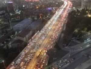 İstanbul’da Akşam Saatlerinde Trafik Yoğunluğu Yüzde 81’lere Ulaştı