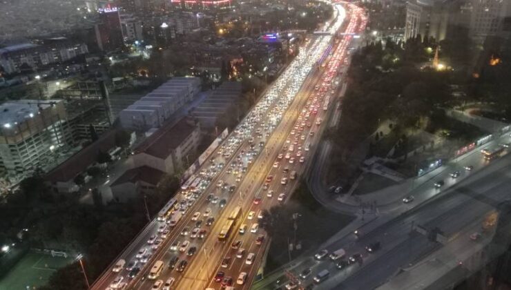 İstanbul’da Akşam Saatlerinde Trafik Yoğunluğu Yüzde 81’lere Ulaştı