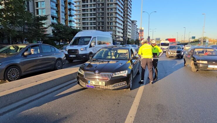 İstanbul’da Çakar-Siren ve Emniyet Şeridi İhlaline Yönelik Uygulama Yapıldı