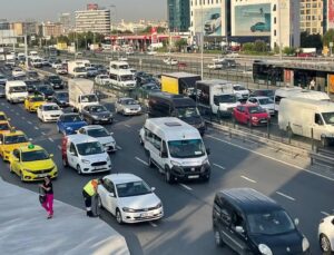 İstanbul’da Trafik Yoğunluğu: Durma Noktasına Geldi