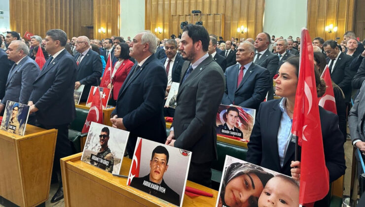 İYİ PARTİ’den Bahçeli’ye Fotoğraflı Protesto