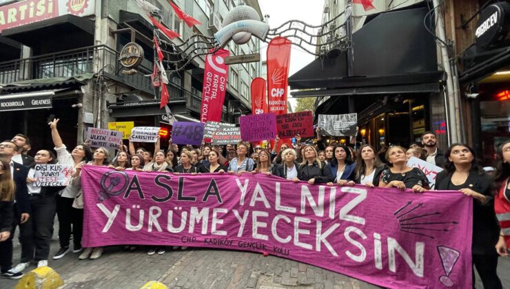 Kadıköy’de Kadına Şiddete Karşı Eylem: “Kadınlar Ölüyor, İktidar Susuyor”