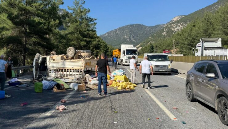 Kamyonet Devrildi, Aynı Aileden 6 Kişi Yaralandı