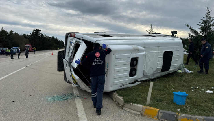 Kastamonu’da Trafik Kazası: 12’si Öğrenci 13 Kişi Yaralandı