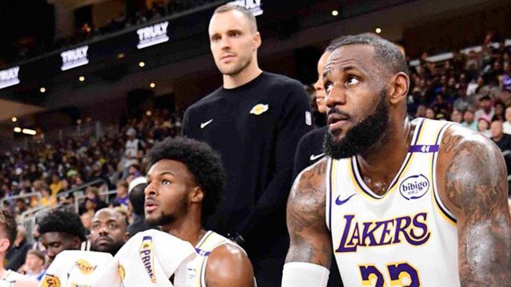 Lebron James’ten Triple-Double! Lakers 3’te 3 Yaptı