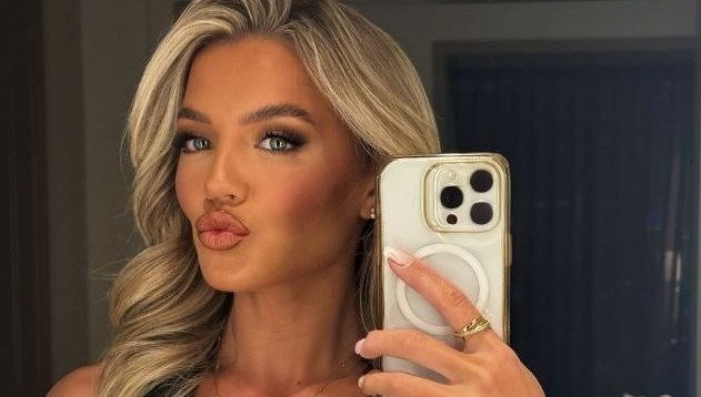 Love Island Şampiyonu Molly Smith Bikinili Pozlarıyla Beğeni Topladı