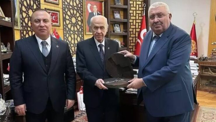 MHP Genel Başkan Yardımcısı Yönter, Bahçeli’nin Silahla Çekilmiş Fotoğrafını Yeniden Paylaştı