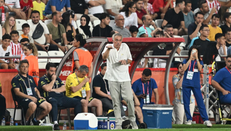 Mourinho: Londra’ya Kesinlikle Döneceğim Ama Gelecek Dönem da Fenerbahçe’deyim