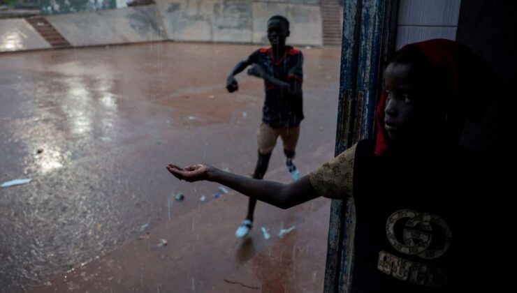 Orta ve Batı Afrika’da Seller: 10 Milyon Çocuk Okula Gidemiyor