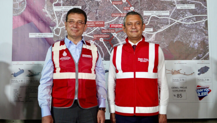 Özgür Özel ve Ekrem İmamoğlu Metro Hattı Seyahatinde Bir Araya Geldi