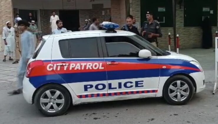 Pakistan’da Polis Merkezine Silahlı Saldırı: 3 Polis Hayatını Kaybetti