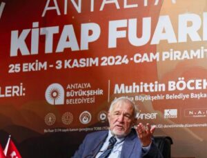 Prof. Dr. İlber Ortaylı’dan Müteahhitlere Tenkit: Canı İsteyen İnşaatı Yaparken Antikanın Üzerine Döker Çimentoyu…