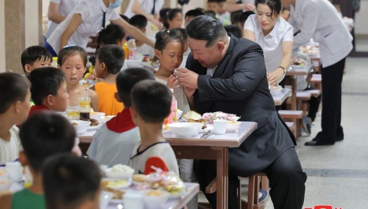 Sel Kuzey Kore’yi Beklenmedik Şekilde Vurdu: Kim Yong-Un Afetzedeler ile Buluştu