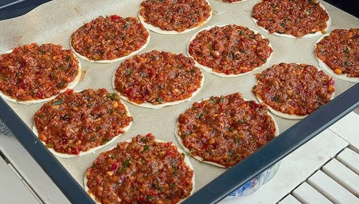 Siz de Deneyin: Evde Lahmacun Tarifi!