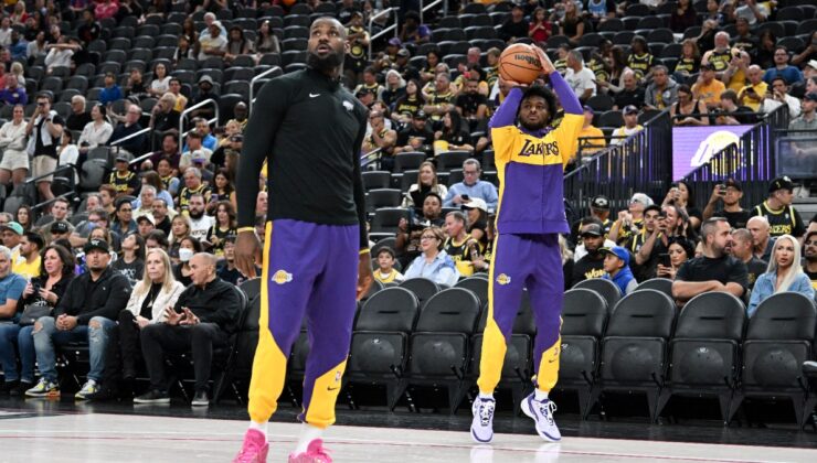 Tarihi Anlar! Lebron James ve Oğlu Bronny James Aynı Anda Sahada