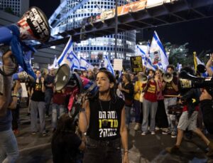 Tel Aviv’de Esir Takası Talebiyle Netanyahu Protestosu