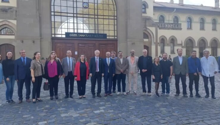 Trakya Üniversitesi’nde Metal Heykel, Madalyon ve Takı Standı Açıldı