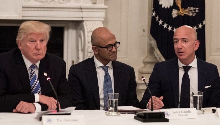 Trump ile Bezos Anlaştı Mı? Amerika Bu Olayı Konuşuyor