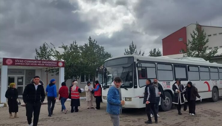 Üniversite Öğrencilerinden Kan Bağışı Kampanyası