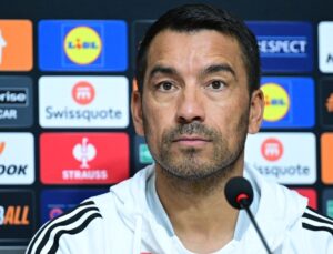 Van Bronckhorst: Kaybettiğimden Çok Final Kazandım