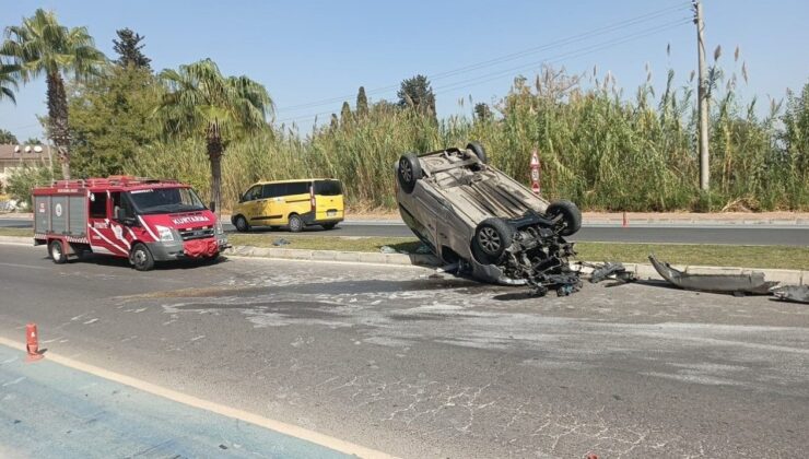 Virajı Alamayan Hafif Ticari Araç Palmiyeye Çarpıp Takla Attı: 3 Yaralı