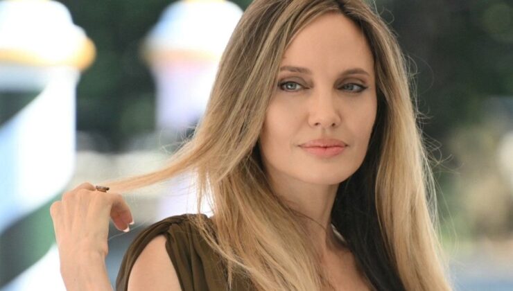 Yaşayan En Çekici Bayanlardan Olan Angelina Jolie’nin Porselen Gibi Cildinin Sırrı Ortaya Çıktı! Yüzüne Sürmediği Gün Yok