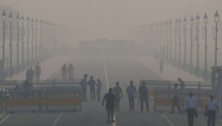 Yeni Delhi Alarmda: Hava Kirliliği Zirveyi Gördü