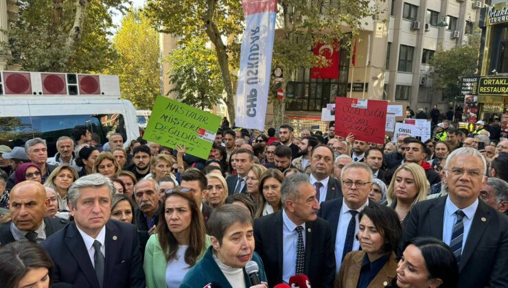 “Yenidoğan Çetesi” Protestosunda Konuşan CHP’li Şahbaz, Bebek Vefatlarından Bakan Memişoğlu’nu Sorumlu Tuttu: Çeteler ve Bu Çetelere Zemin Hazırlayan AKP Hesap Verecek