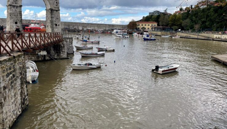 Zonguldak’ta Deniz Çamura Döndü