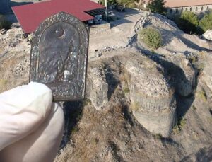 10 Bin Yıllık Kentteki Hafriyat Çalışmalarında Ortaya Çıktı! Çanakkale Gazisine Ait