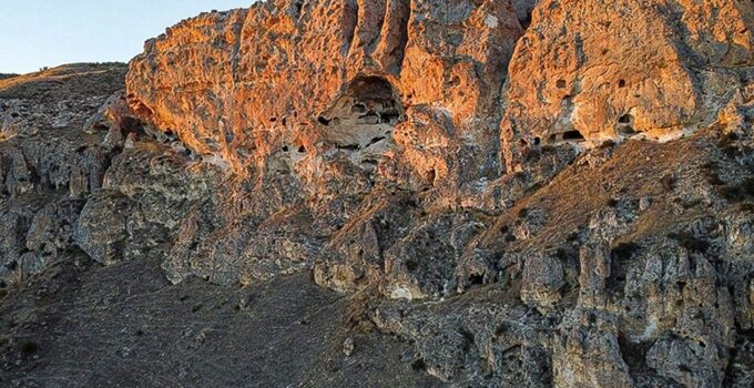 2 Bin Metre Yükseklikte Koca Bir Tarih Yatıyor! Kırk Pencereli Mağaralar İçin Harekete Geçildi