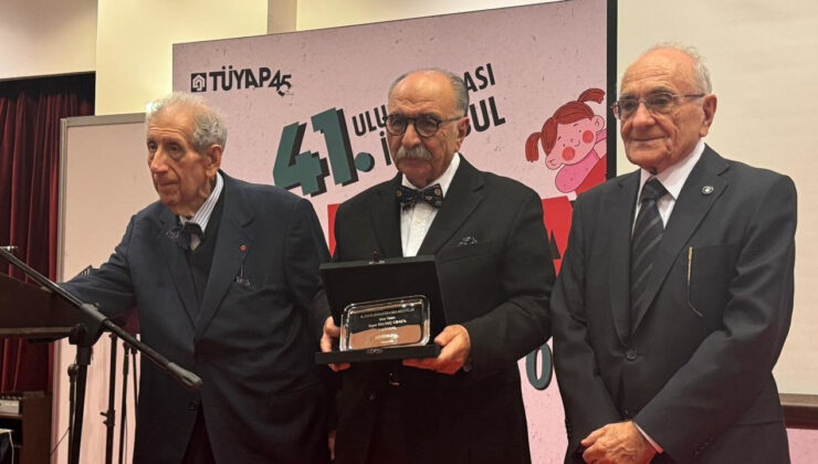 41. Uluslararası İstanbul Kitap Fuarı Kapsamında Yalvaç Ural İçin Onur Gecesi Düzenlendi