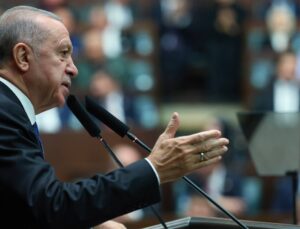 AKP Kulislerinde Konuşuluyor: Erdoğan Yeniden Aday Olabilecek Mi?