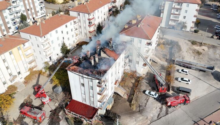 Aksaray’da 5 Katlı Binanın Çatısında Yangın