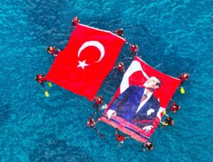 Alanya’da 10 Kasım’a Özel “Atatürk Dalışı” Sloganıyla Deniz Temizliği Yapıldı