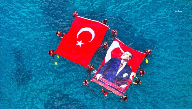 Alanya’da 10 Kasım’a Özel “Atatürk Dalışı” Sloganıyla Deniz Temizliği Yapıldı