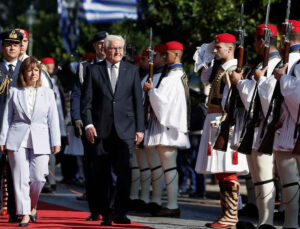 Almanya Cumhurbaşkanı Steinmeier Girit’ten Özür Diledi