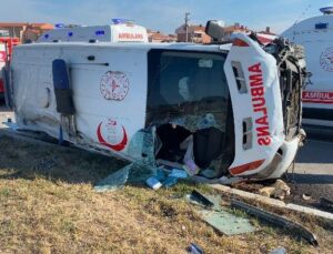 Ambulans Kaza Yaptı! Çok Sayıda Yaralı Var