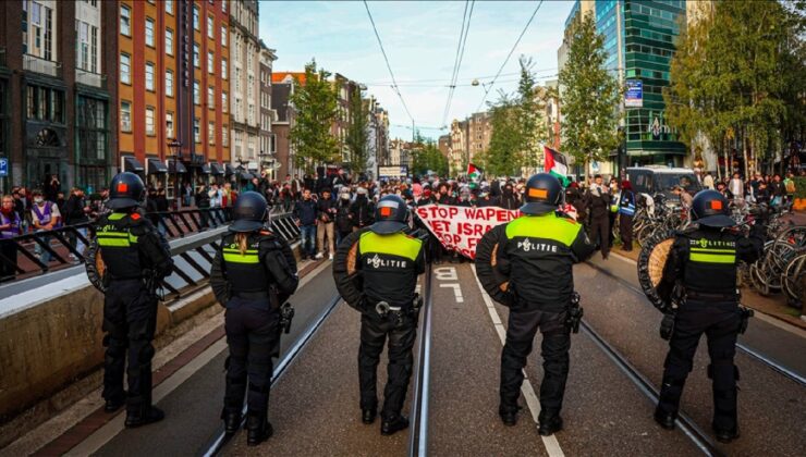 Amsterdam’da Filistin Destekçilerine Sert Polis Müdahalesi: “Halklar Birliktir, Biz Yenilmeyeceğiz”