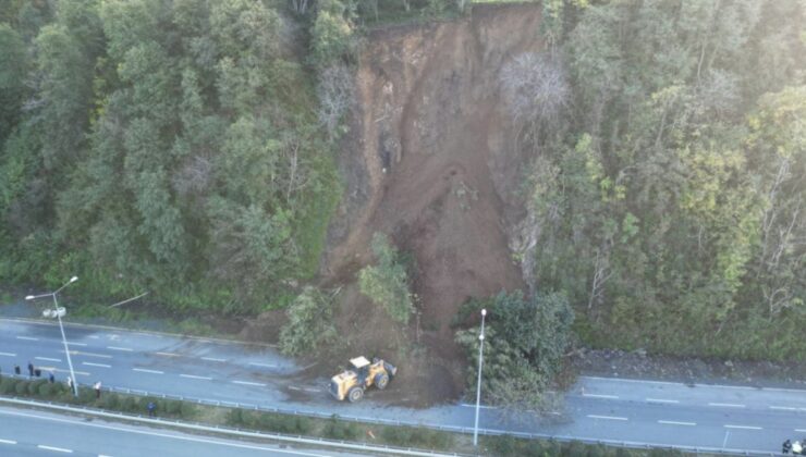 Artvin’de Heyelan Yolu Kapattı