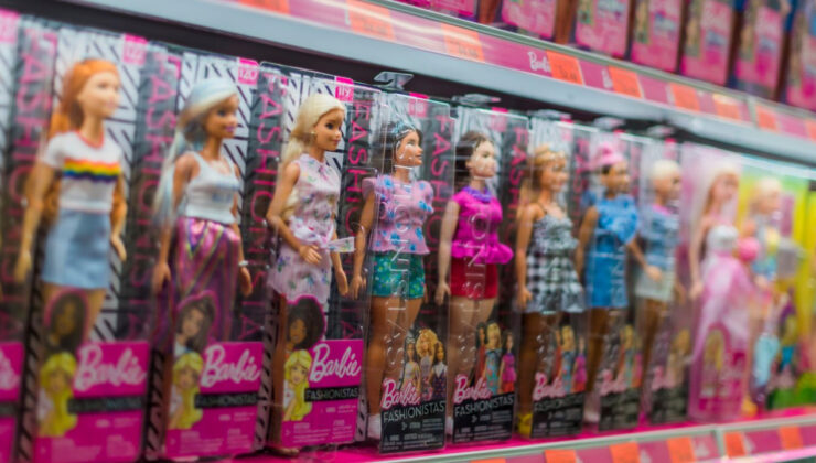 Barbie Bebeklerin Üzerine Porno Site Bağlantısı Koydular