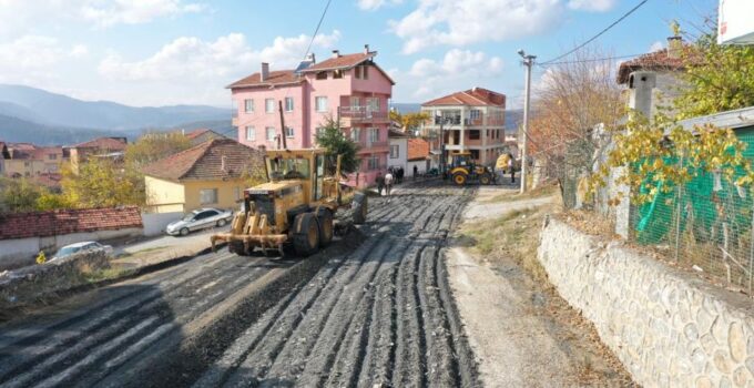 Bursa Orhaneli’de Yollar Güzelleşiyor