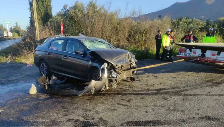 Bursa’da İki Otomobil Kafa Kafaya Çarpıştı: 7 Yaralı