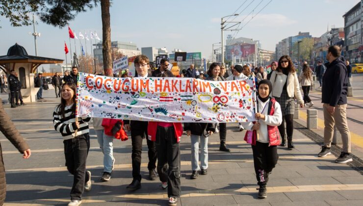 Bursa’da Unutulmaz Şenlik; Çocuk Hakları Günü’nde Doyasıya Eğlendiler