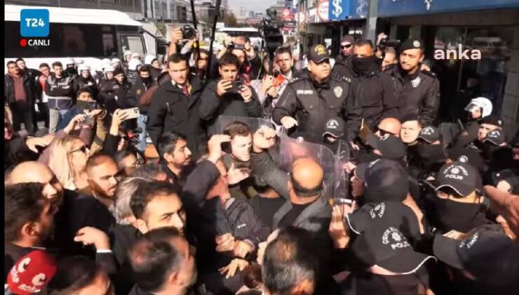 CHP Heyeti Esenyurt’un Önünde Yine Polis Çemberiyle Karşılandı: Milletvekilini Belediyeye Sokmadılar